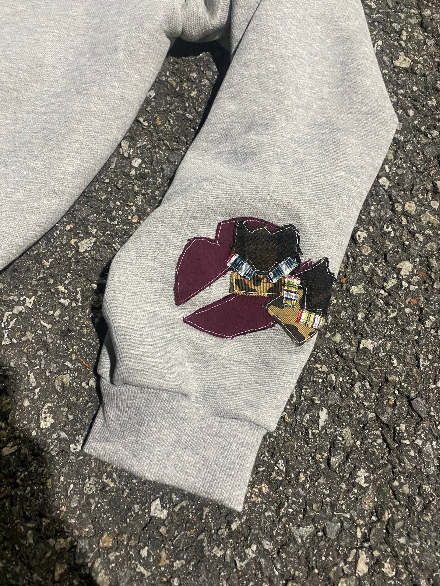 GONEISBACK CUTE SWEATSHIRT